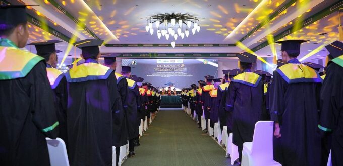 WISUDA KE-28 TAHUN AKADEMIK 2022-2023 FAKULTAS EKONOMI DAN BISNIS UNIVERSITAS BHAYANGKARA JAKARTA RAYA